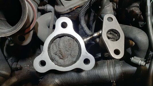 Paas header and Turbo oil tube clean and flat surface.jpg